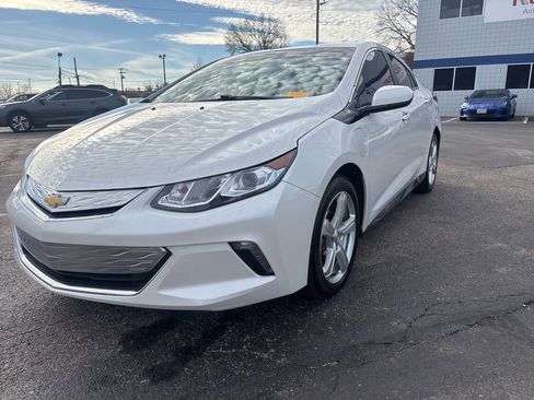 Used 2017 Chevrolet Volt LT w/ Comfort Package image 3