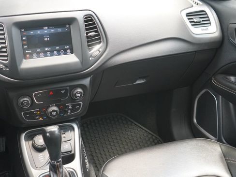 Used 2020 Jeep Compass Latitude w/ Cold Weather Group AWD/4WD image 25