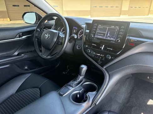 Used 2022 Toyota Camry SE w/ Convenience Package image 16