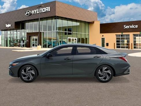 New 2026 Hyundai Elantra SEL Sport FWD image 3