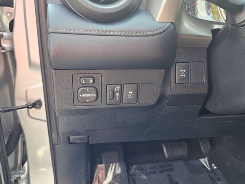 Used 2013 Toyota RAV4 XLE AWD/4WD image 14
