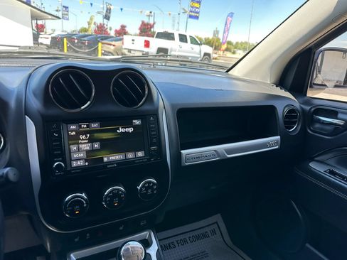 Used 2017 Jeep Compass High Altitude AWD/4WD image 18