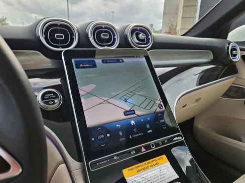 Used 2026 Mercedes-Benz GLC 300 image 29