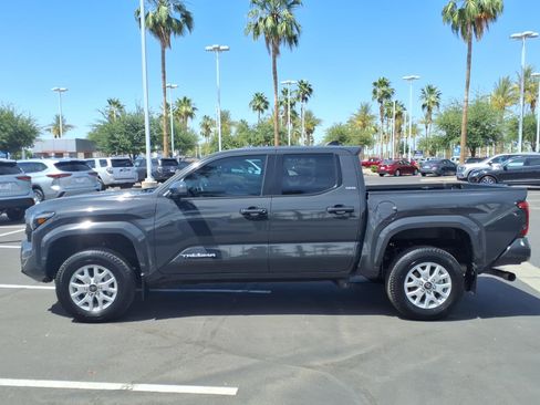 Certified 2024 Toyota Tacoma SR5 AWD/4WD image 7