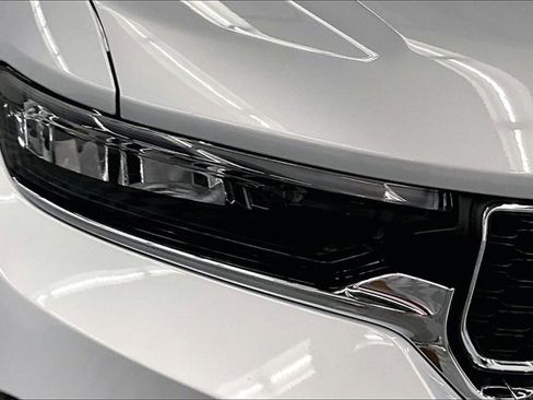 Used 2023 Jeep Grand Cherokee Laredo image 29