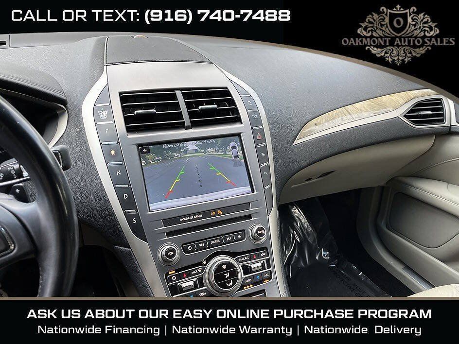 Used 2017 Lincoln MKZ Reserve w/ Technology Package FWD image 22