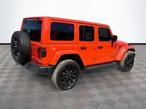 Used 2023 Jeep Wrangler Unlimited Sahara w/ Cold Weather Group AWD/4WD image 6