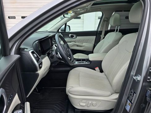 Certified 2023 Kia Sorento SX Prestige AWD/4WD image 22