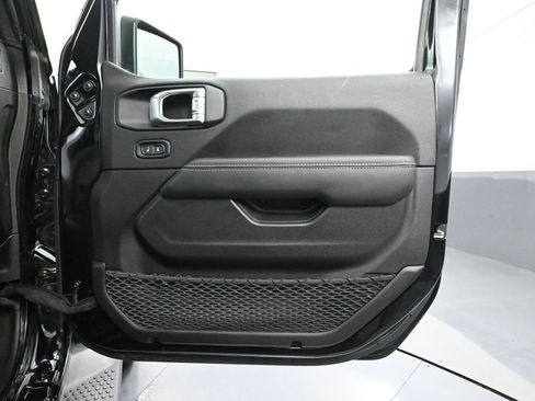 Used 2023 Jeep Wrangler Unlimited Sahara w/ Cold Weather Group image 44