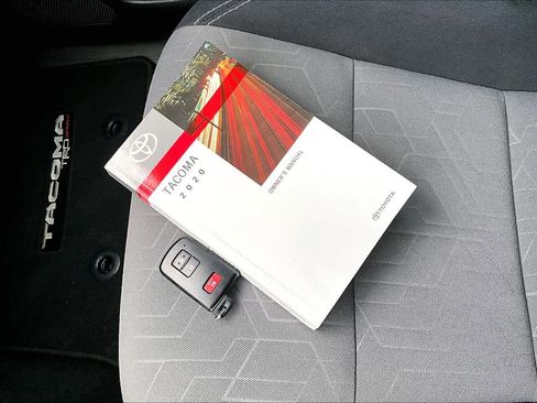 Used 2020 Toyota Tacoma TRD Sport image 15