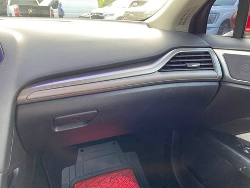 Used 2020 Ford Fusion SE w/ Equipment Group 151A FWD image 14
