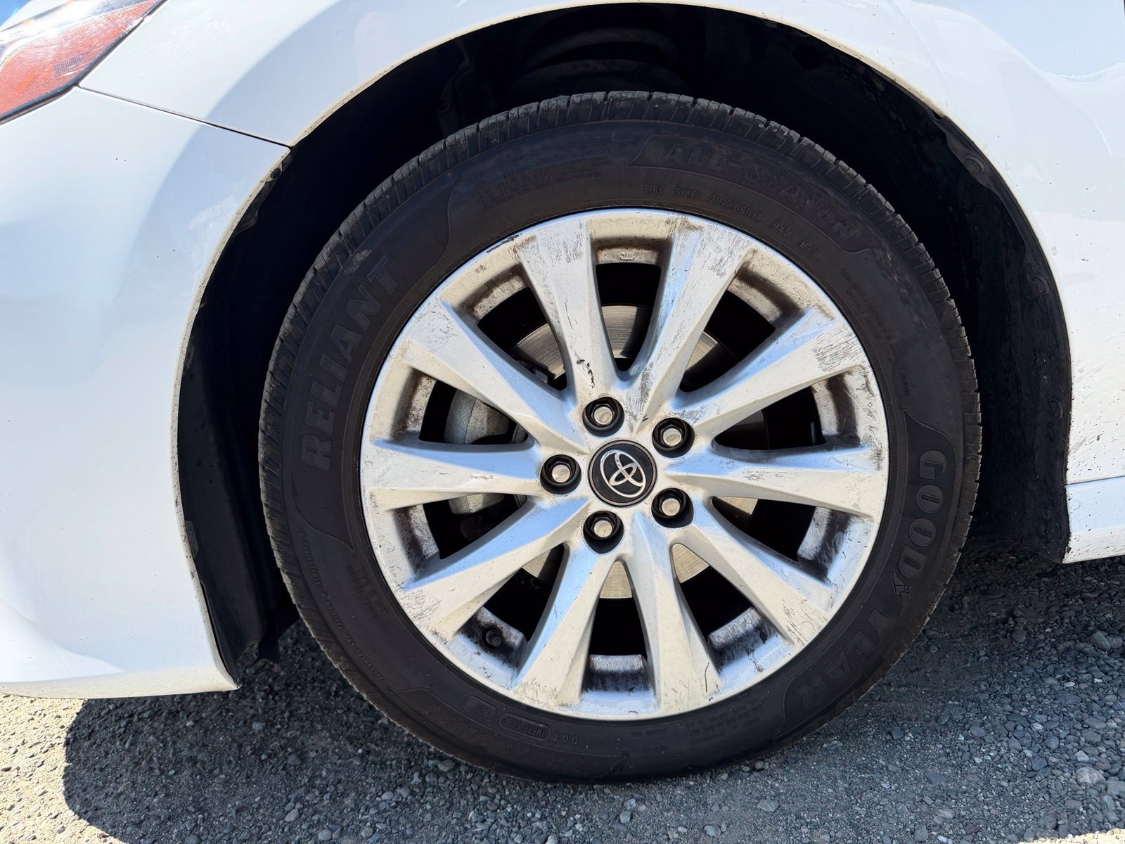 Used 2019 Toyota Camry LE FWD image 9