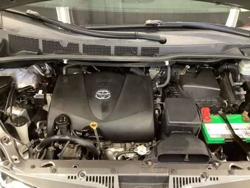 Used 2020 Toyota Sienna XLE FWD image 15