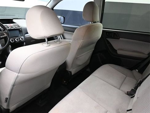 Used 2017 Subaru Forester 2.5i Premium image 16