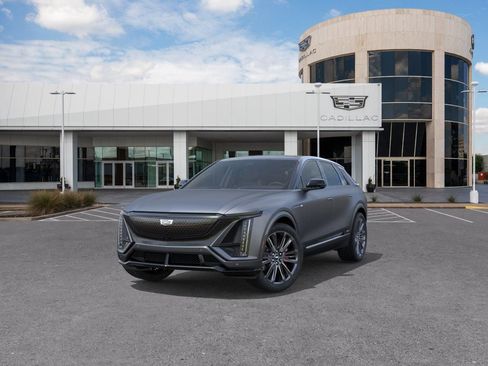 New 2026 Cadillac Lyriq V w/ LPO, Floor Liner Package AWD/4WD image 8