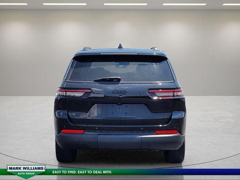 Used 2023 Jeep Grand Cherokee L Laredo AWD/4WD image 5