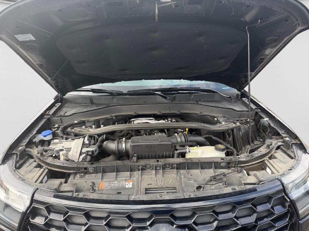 Used 2025 Ford Explorer ST AWD/4WD image 26