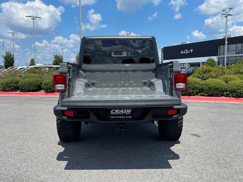 Used 2023 Jeep Gladiator Sport AWD/4WD image 7