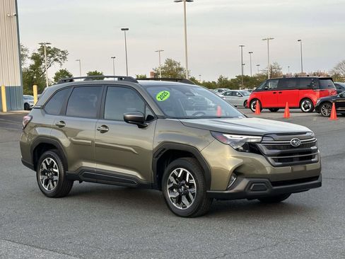 Certified 2025 Subaru Forester Premium AWD/4WD image 9