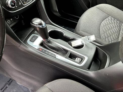 Used 2019 Chevrolet Equinox LT FWD image 14