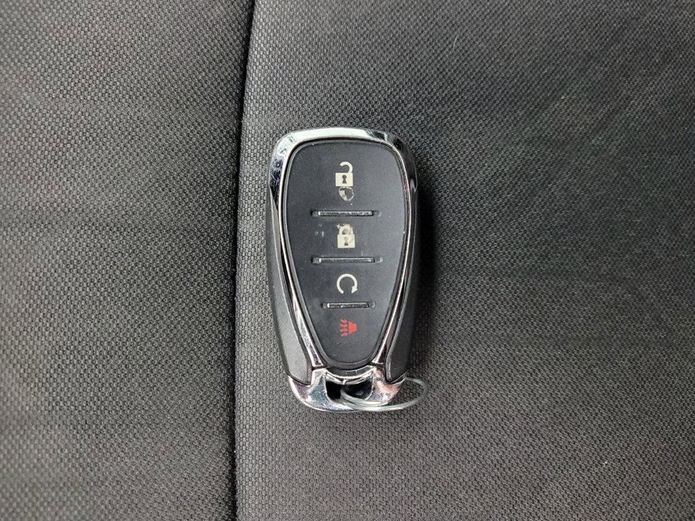 Used 2020 Chevrolet Trax LT w/ LT Convenience Package AWD/4WD image 32