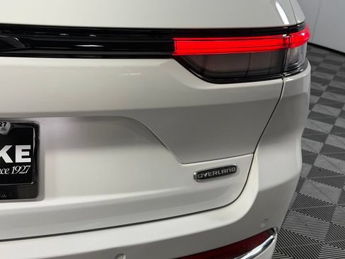 Certified 2022 Jeep Grand Cherokee Overland AWD/4WD image 12