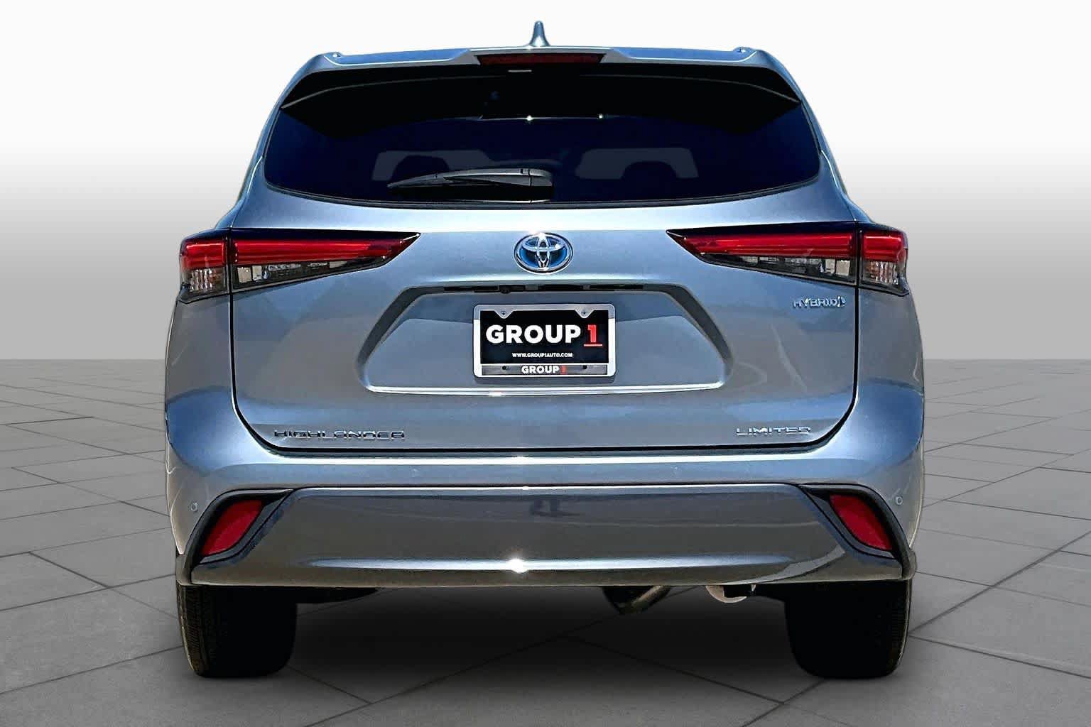 Used 2022 Toyota Highlander Limited FWD image 5