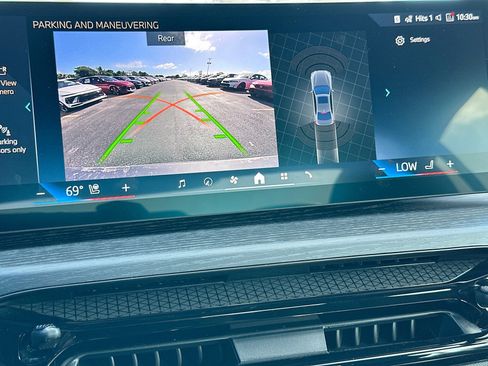 New 2026 BMW 330i Sedan w/ Convenience Package RWD image 11