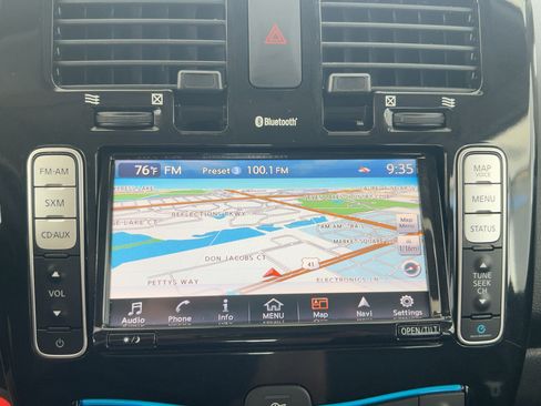 Used 2016 Nissan Leaf SV image 35