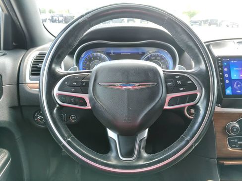 Used 2017 Chrysler 300 C Platinum AWD/4WD image 19
