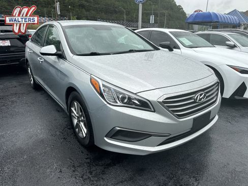 Used 2017 Hyundai Sonata SE FWD image 1