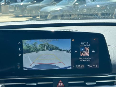 Used 2025 Hyundai Elantra Limited FWD image 33