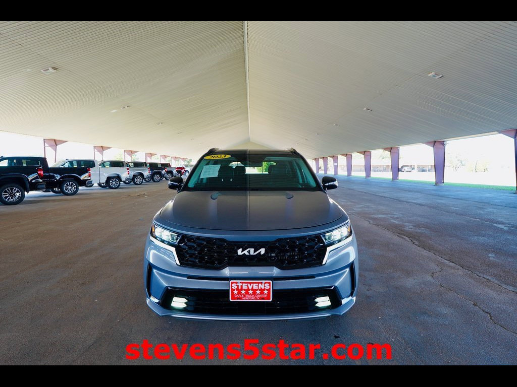 Used 2023 Kia Sorento SX AWD/4WD image 3