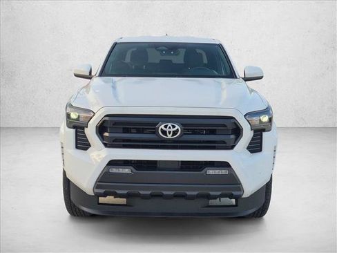 Used 2025 Toyota Tacoma SR5 AWD/4WD image 2