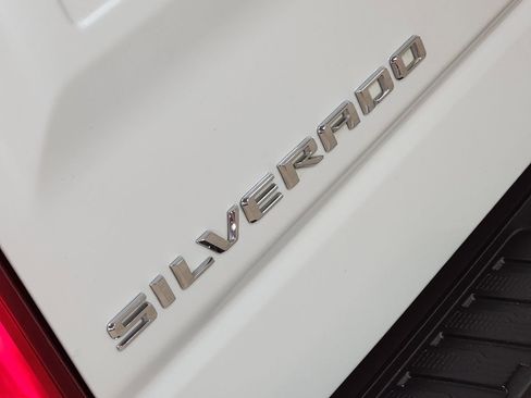 Used 2021 Chevrolet Silverado 1500 High Country w/ Technology Package AWD/4WD image 25
