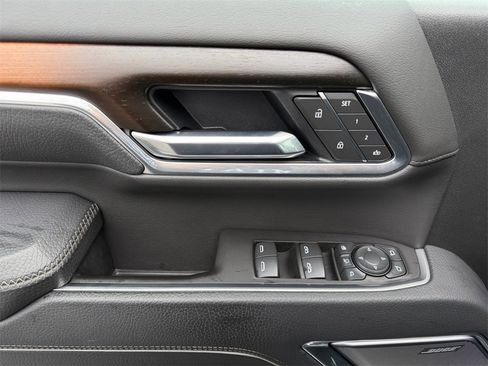 Used 2025 GMC Sierra 2500 Denali image 11