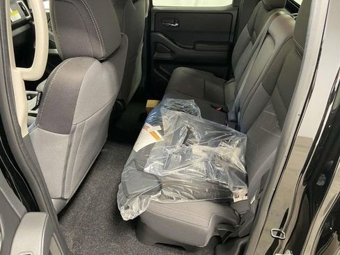 New 2025 Nissan Frontier SV w/ SV Convenience Package image 9