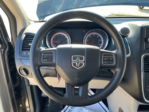 Used 2012 Dodge Grand Caravan SXT image 17