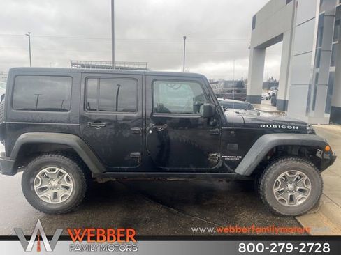 Used 2014 Jeep Wrangler Unlimited Rubicon w/ Connectivity Group AWD/4WD image 4