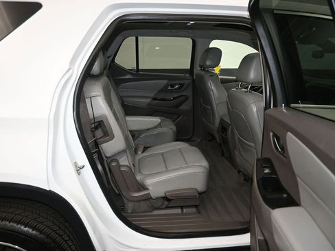 Used 2019 Chevrolet Traverse LT w/ LT Premium Package AWD/4WD image 45