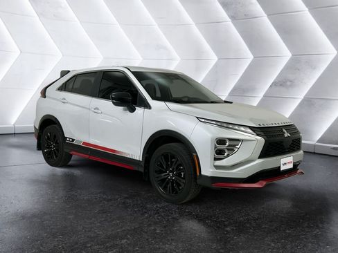 Used 2023 Mitsubishi Eclipse Cross LE AWD/4WD image 1
