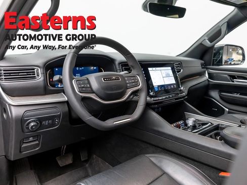 Used 2024 Jeep Wagoneer Series II image 25