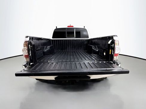 Used 2015 Toyota Tacoma TRD Sport w/ TRD Sport Package image 21