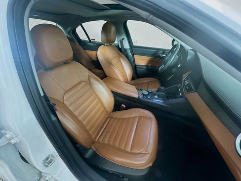 Used 2019 Alfa Romeo Giulia Ti w/ Quick Order Package 22X Lusso image 31