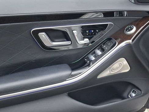 Certified 2022 Mercedes-Benz S 500 4MATIC image 9