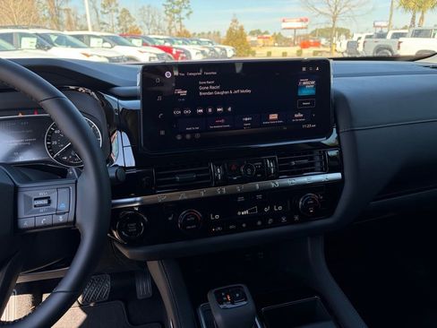 New 2026 Nissan Pathfinder SV image 21