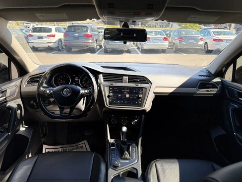 Used 2018 Volkswagen Tiguan SE image 11