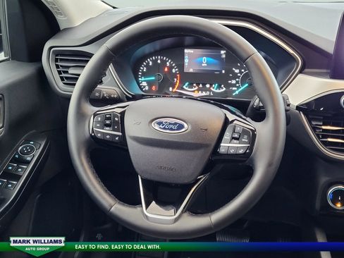 Used 2022 Ford Escape SE w/ SE Sport Appearance Package image 12