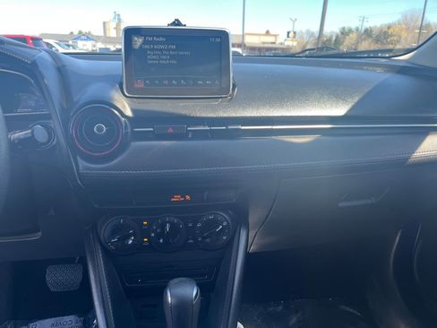 Used 2017 MAZDA CX-3 Sport FWD image 17