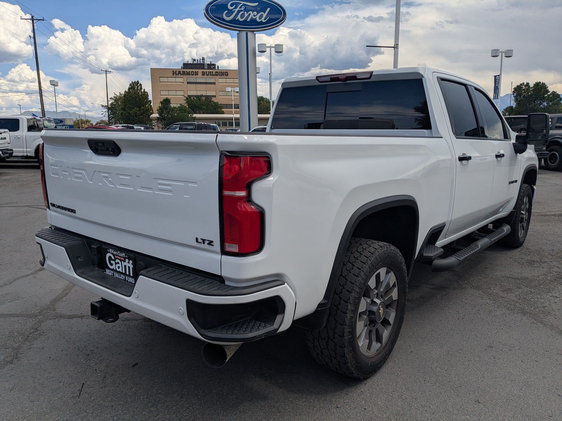 Used 2024 Chevrolet Silverado 3500 LTZ w/ LTZ Plus Package AWD/4WD image 3
